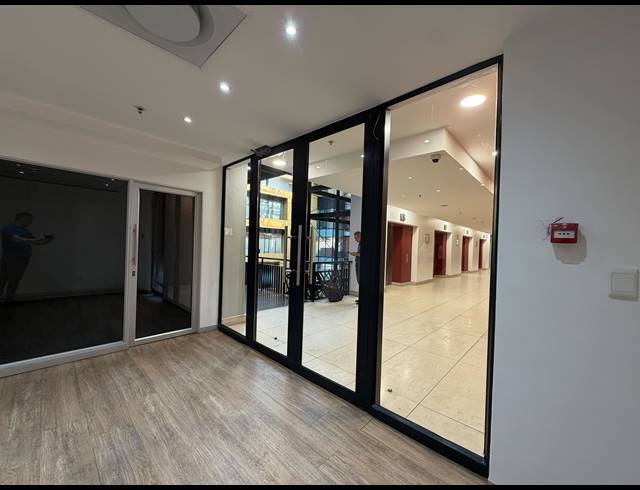 990M² BUILDING TO LET IN CAPE TOWN CITY CENTRE